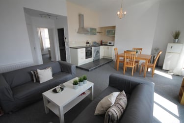 3 bed flat, Westgate Road, Newcastle Upon Tyne, Newcastle, NE46AL - Image 1